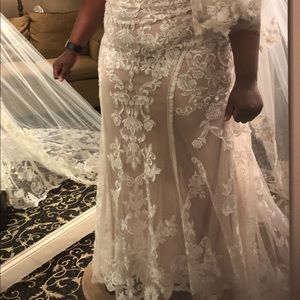 Plus size wedding dress